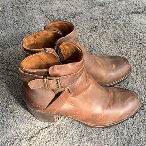 b.o.c  Leather Ankle Booties